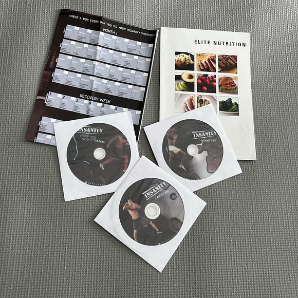 Beachbody Insanity program workout dvds, guide, calendar - Picture 3 of 11